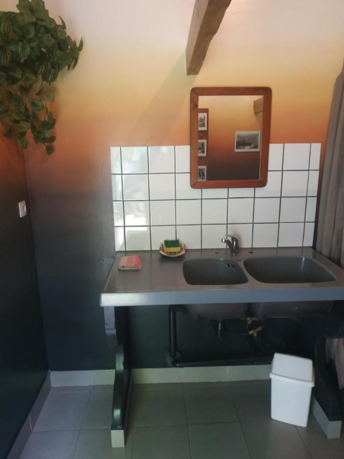 Thipi Khola Hotel Val-Couesnon Kültér fotó